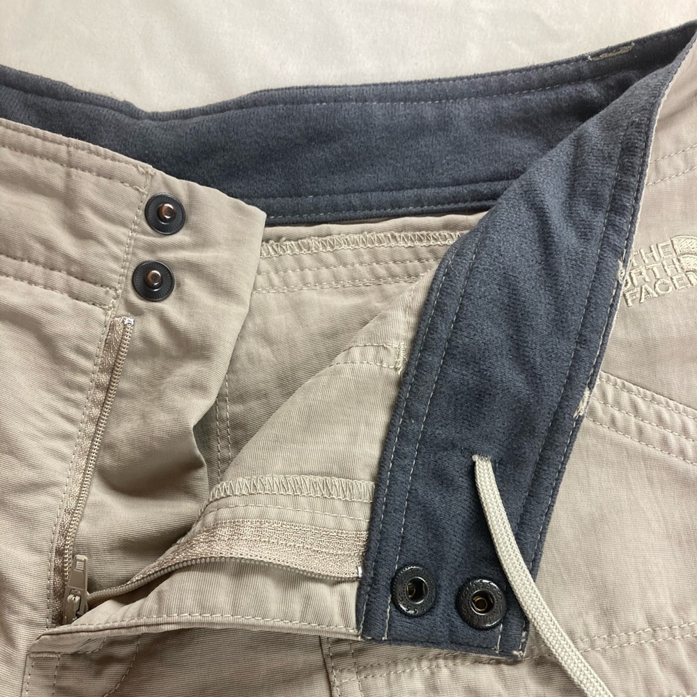 North Face Shorts - Picture 7 of 7